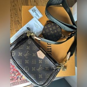Louis Vuitton Multi Pochette Acessoires Khaki Gently Used